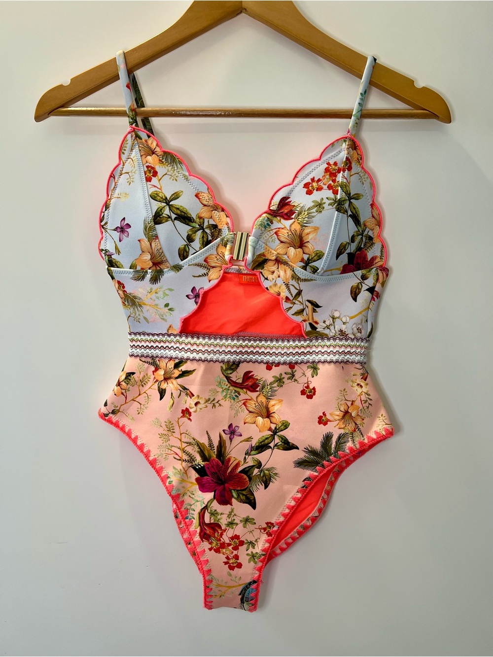 River Island Floral Cut-Out One-Piece Swimsuit in White and Pink UK 8 - US 4